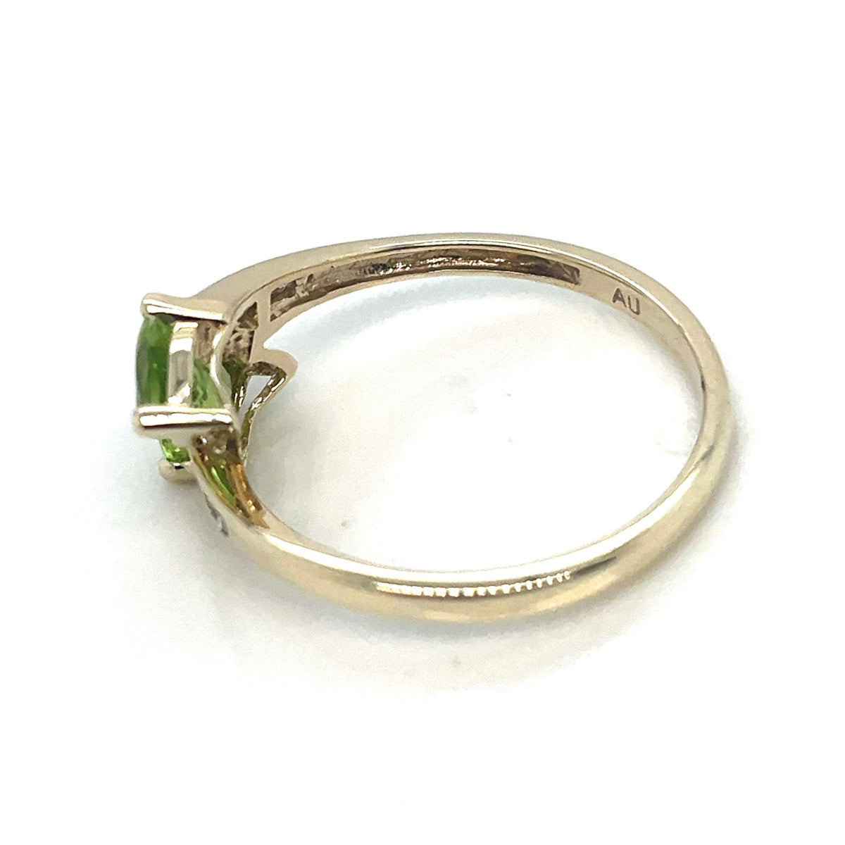10k Yellow Gold Peridot Diamond Ring