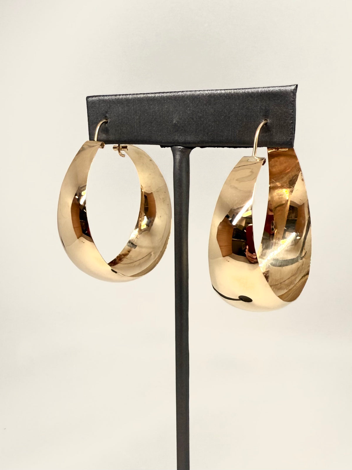 18k Yellow Gold Round Earrings