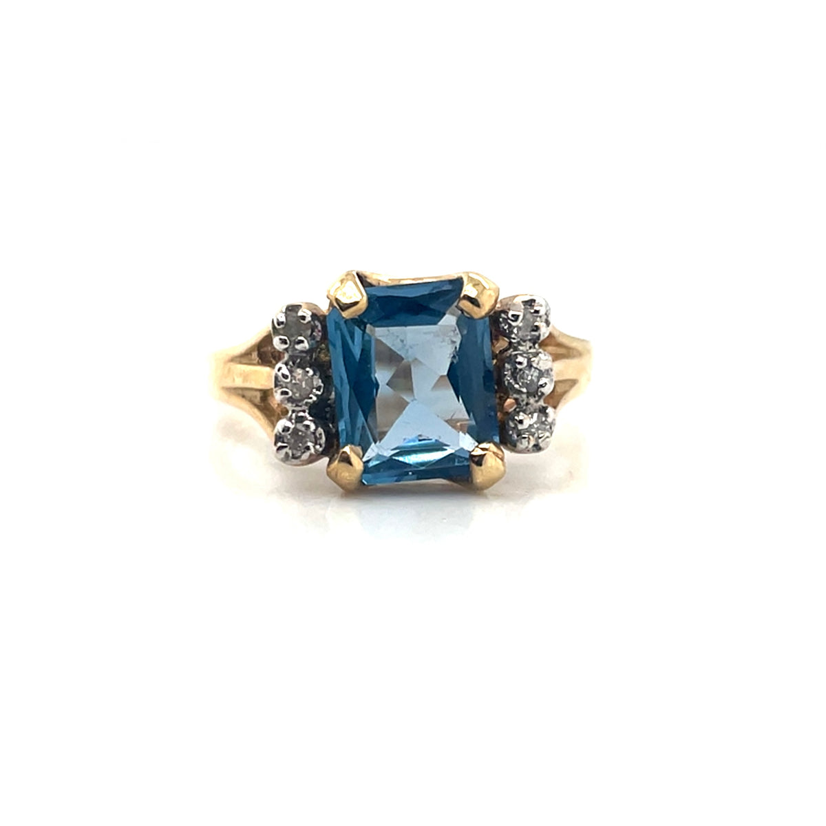 10k Yellow Gold Blue Topaz and Diamonds Ring